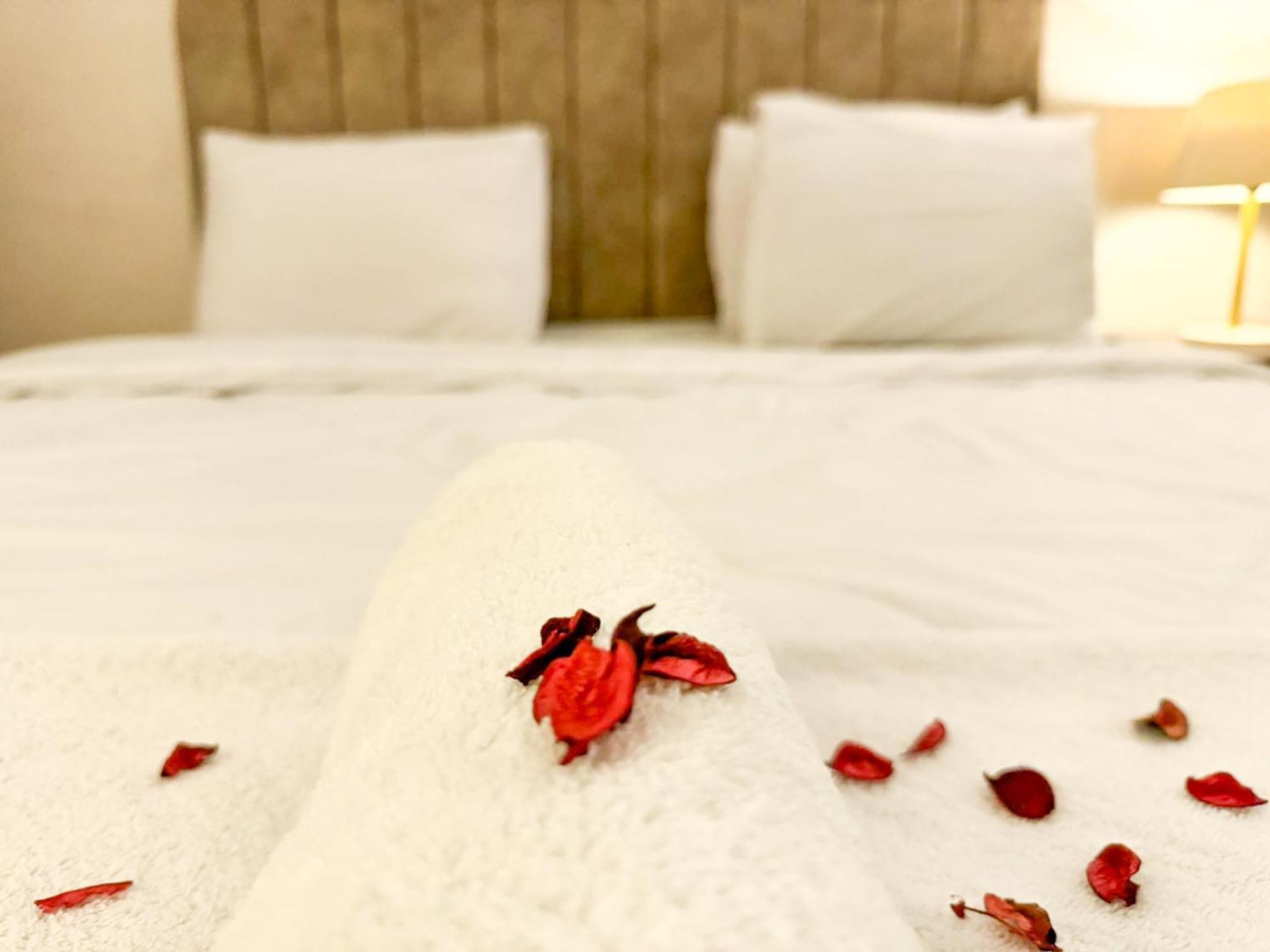 Jumeirah Pyramids View Inn Kafrat al Jabal Room photo