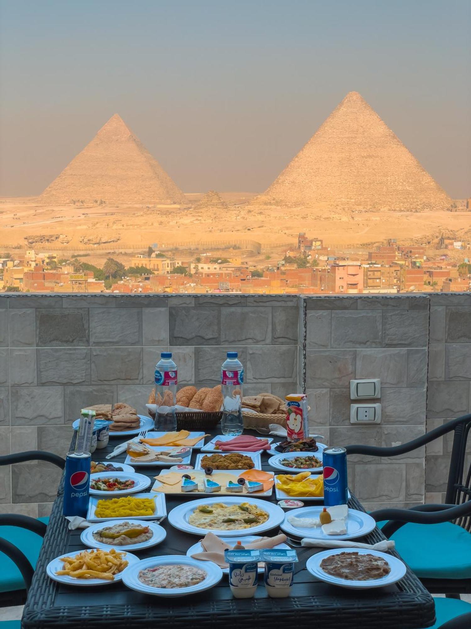 Jumeirah Pyramids View Inn Kafrat al Jabal Exterior photo