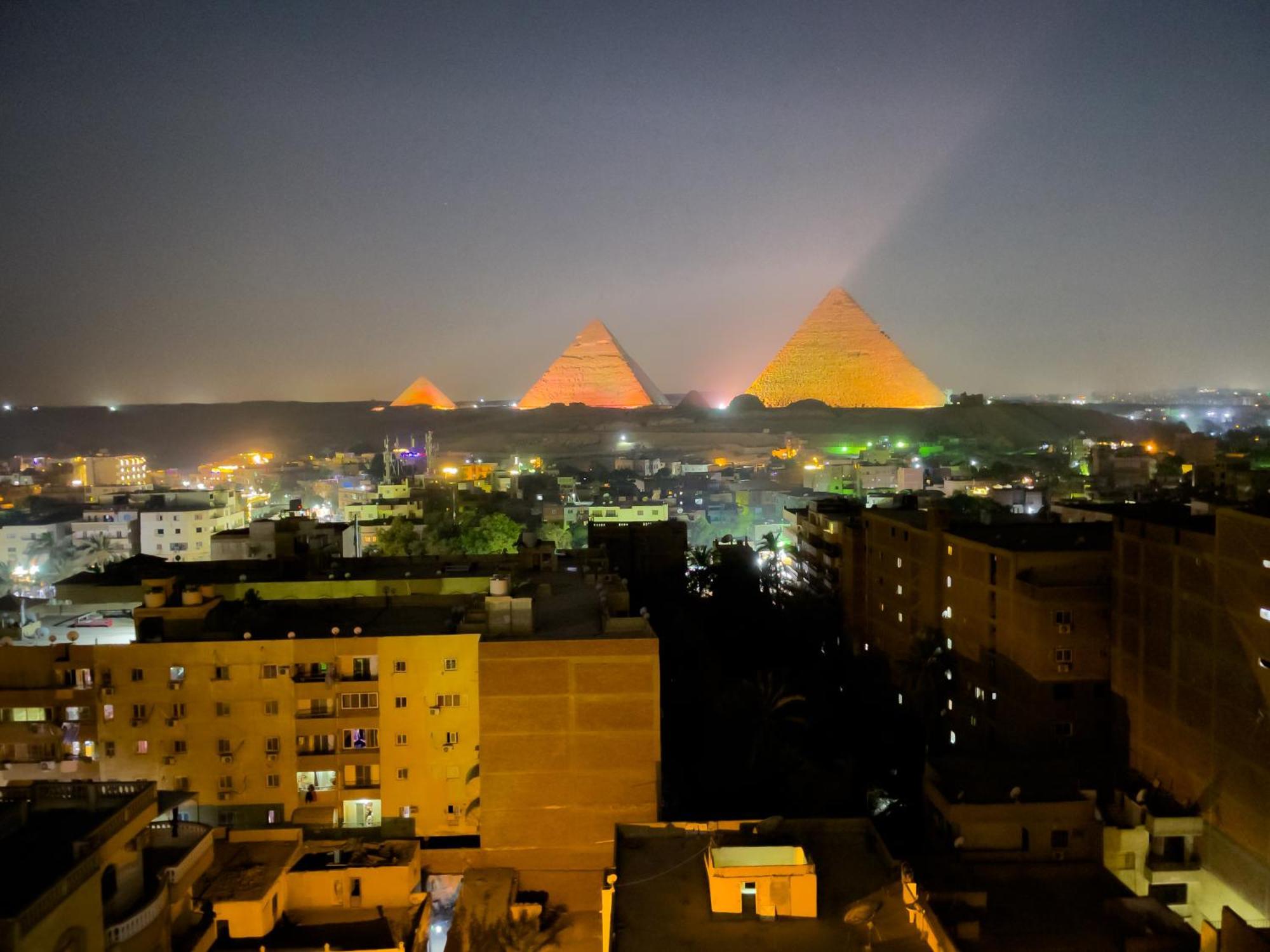 Jumeirah Pyramids View Inn Kafrat al Jabal Exterior photo