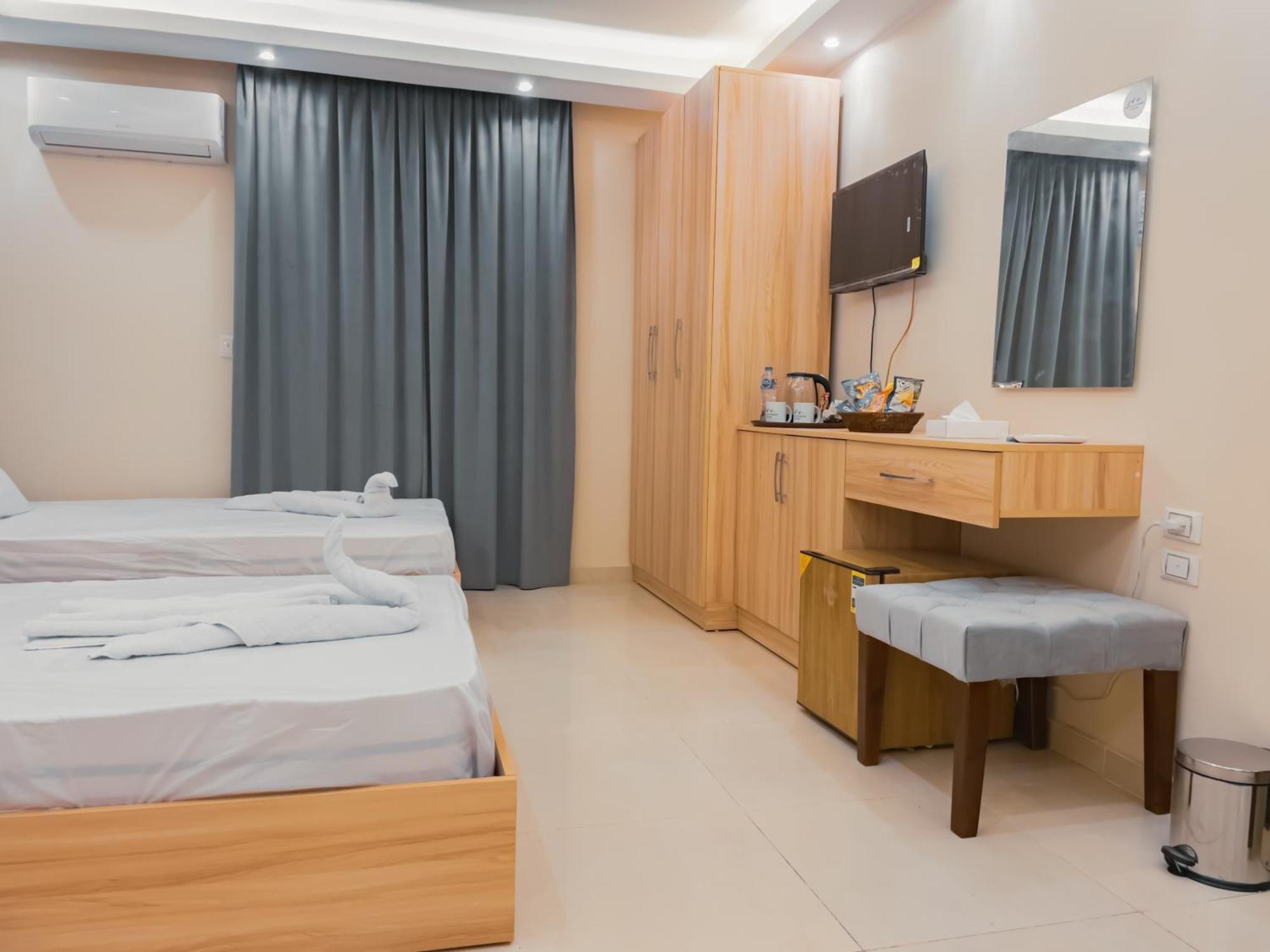 Jumeirah Pyramids View Inn Kafrat al Jabal Exterior photo